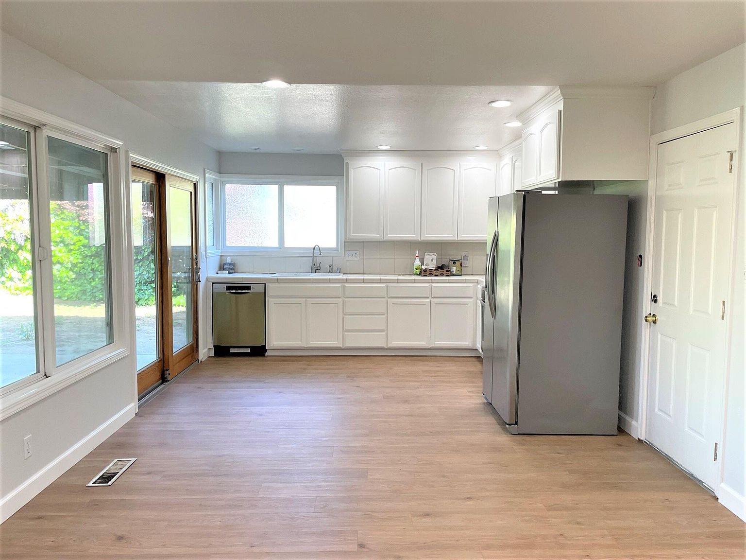 1397 Kinsule Ct photo 3