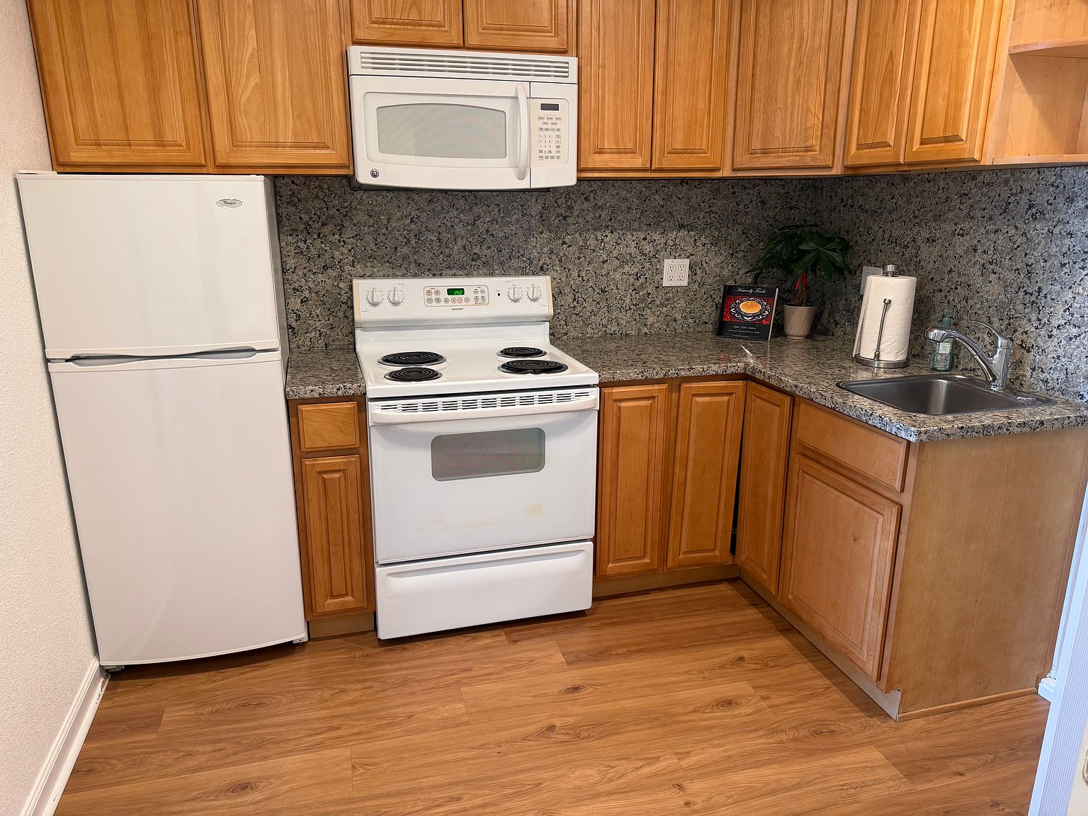 15201 Norton Rd photo 2