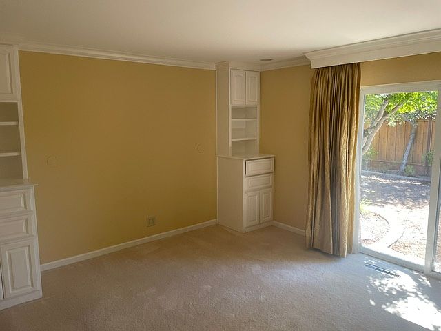 125 Lansberry Ct photo 5