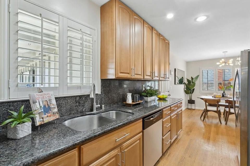 5207 Elrose Ave photo 4
