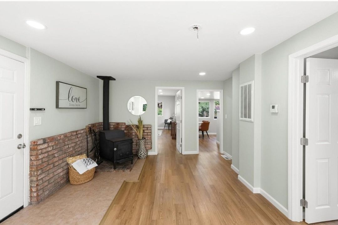 19046 Laurel Dr photo 4