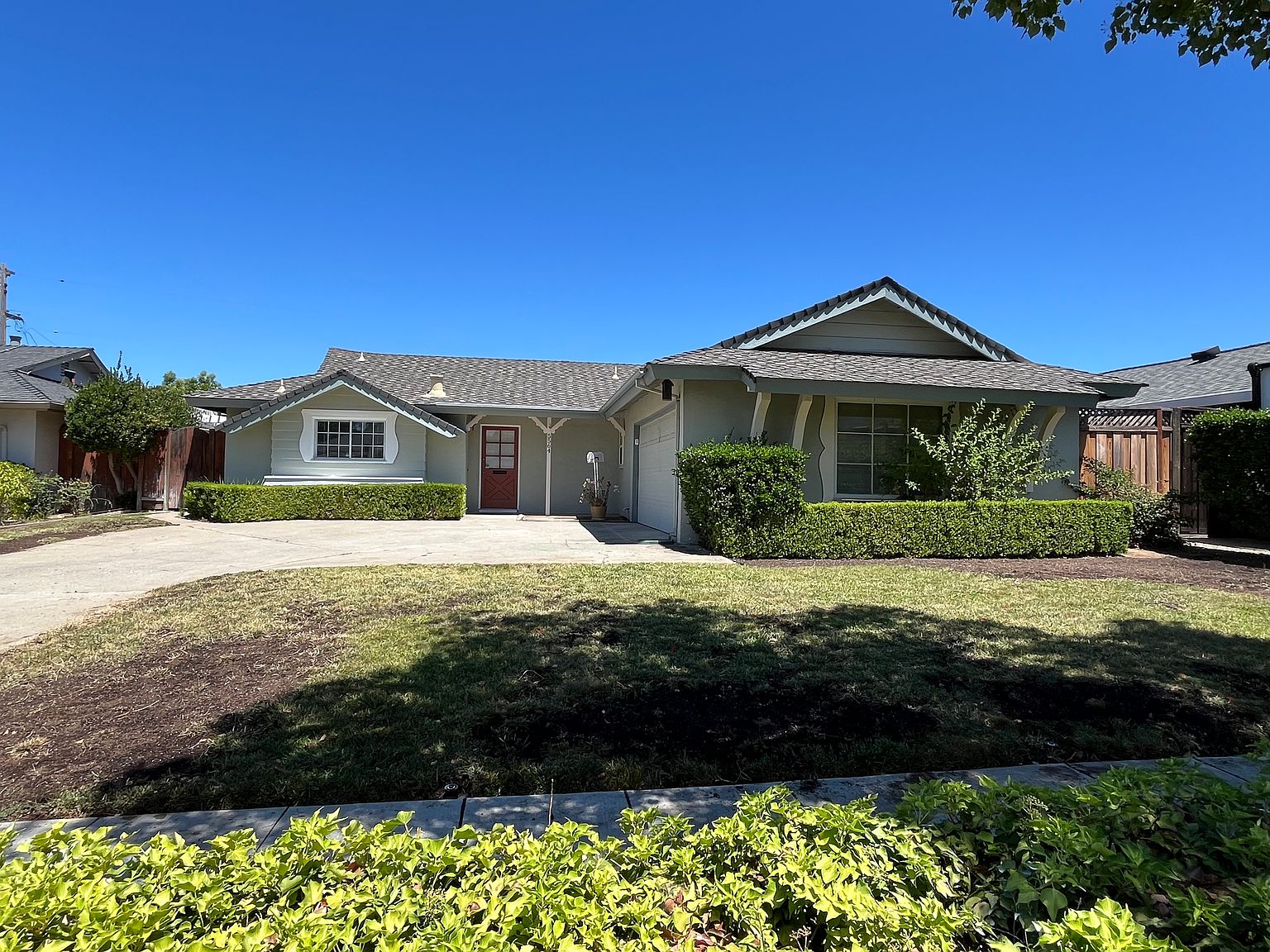 5564 Yale Dr photo 2