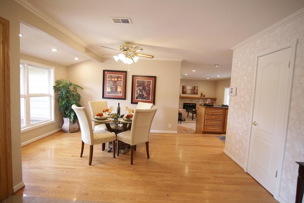 4980 Carter Ave photo 2