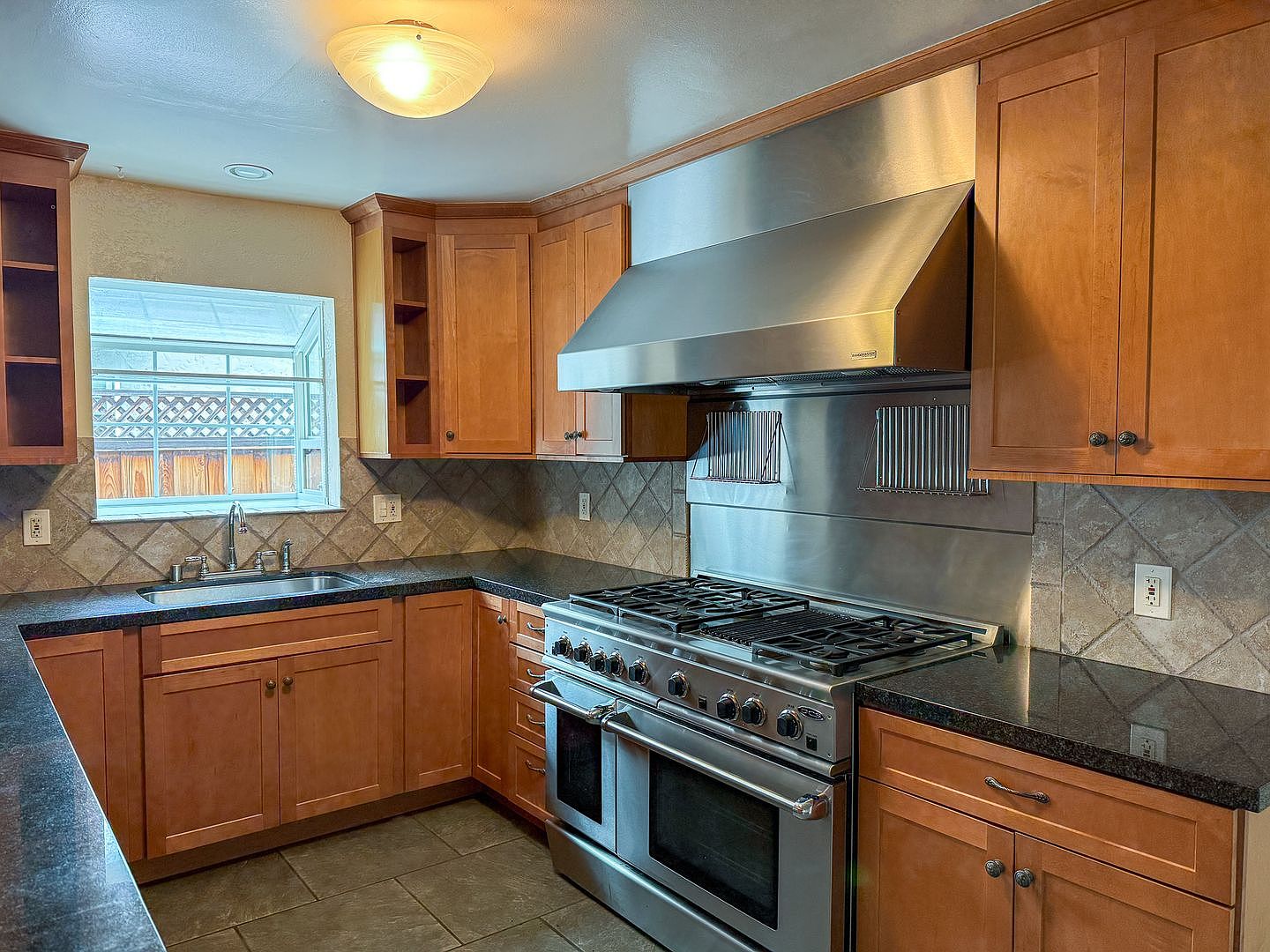 1608 Ronald Ct photo 5