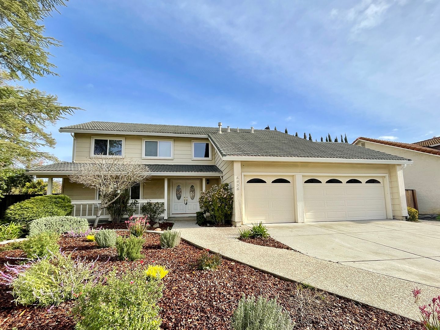 Immaculately Remodeled 5 Bedroom 2.5 Bath Almaden Gem photo 3
