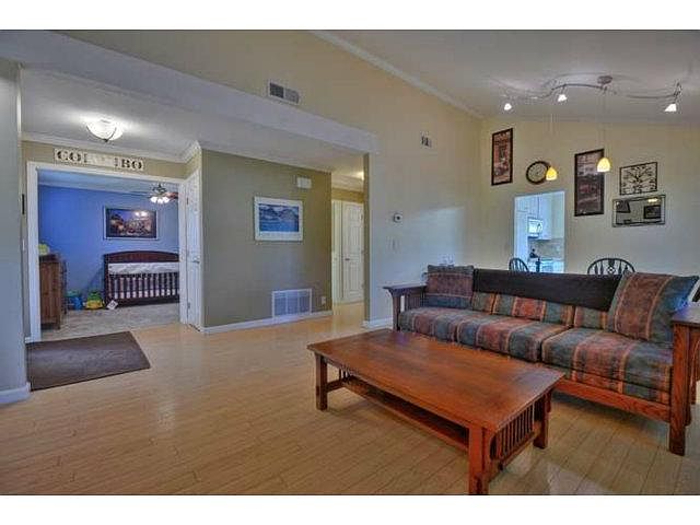 6639 Bunker Hill Ct photo 5