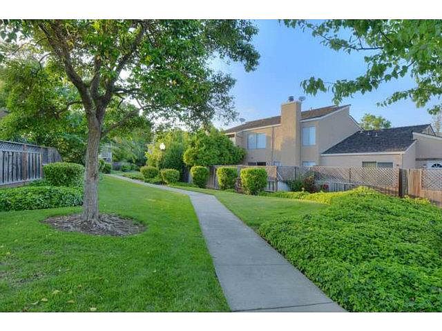 6639 Bunker Hill Ct photo 4