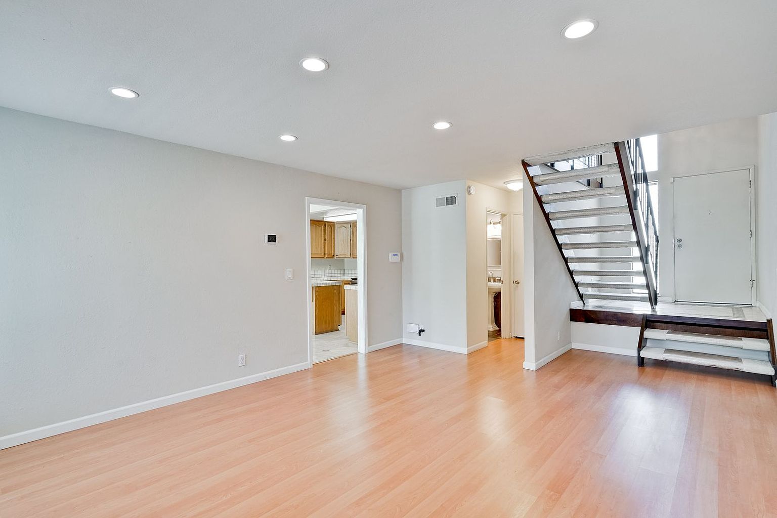 6651 Bunker Hill Ct photo 5