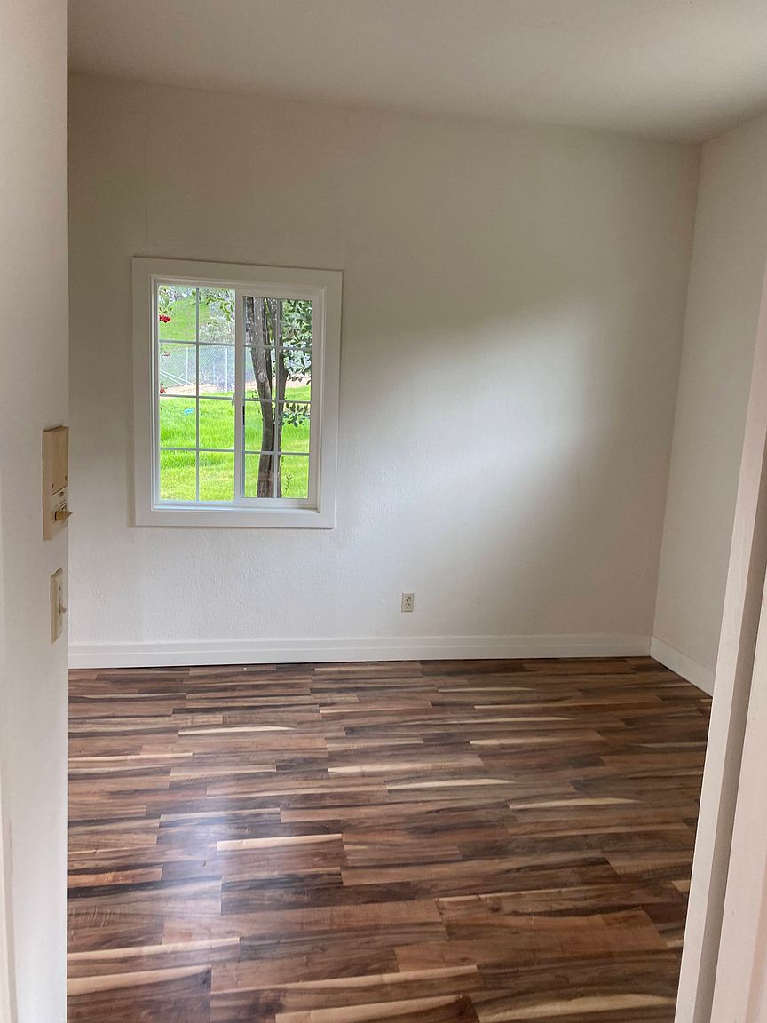 20181 Almaden Rd photo 2