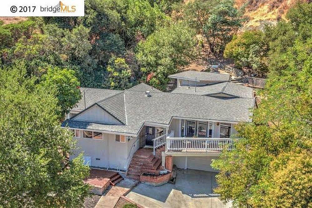 20655 Almaden Rd photo 2