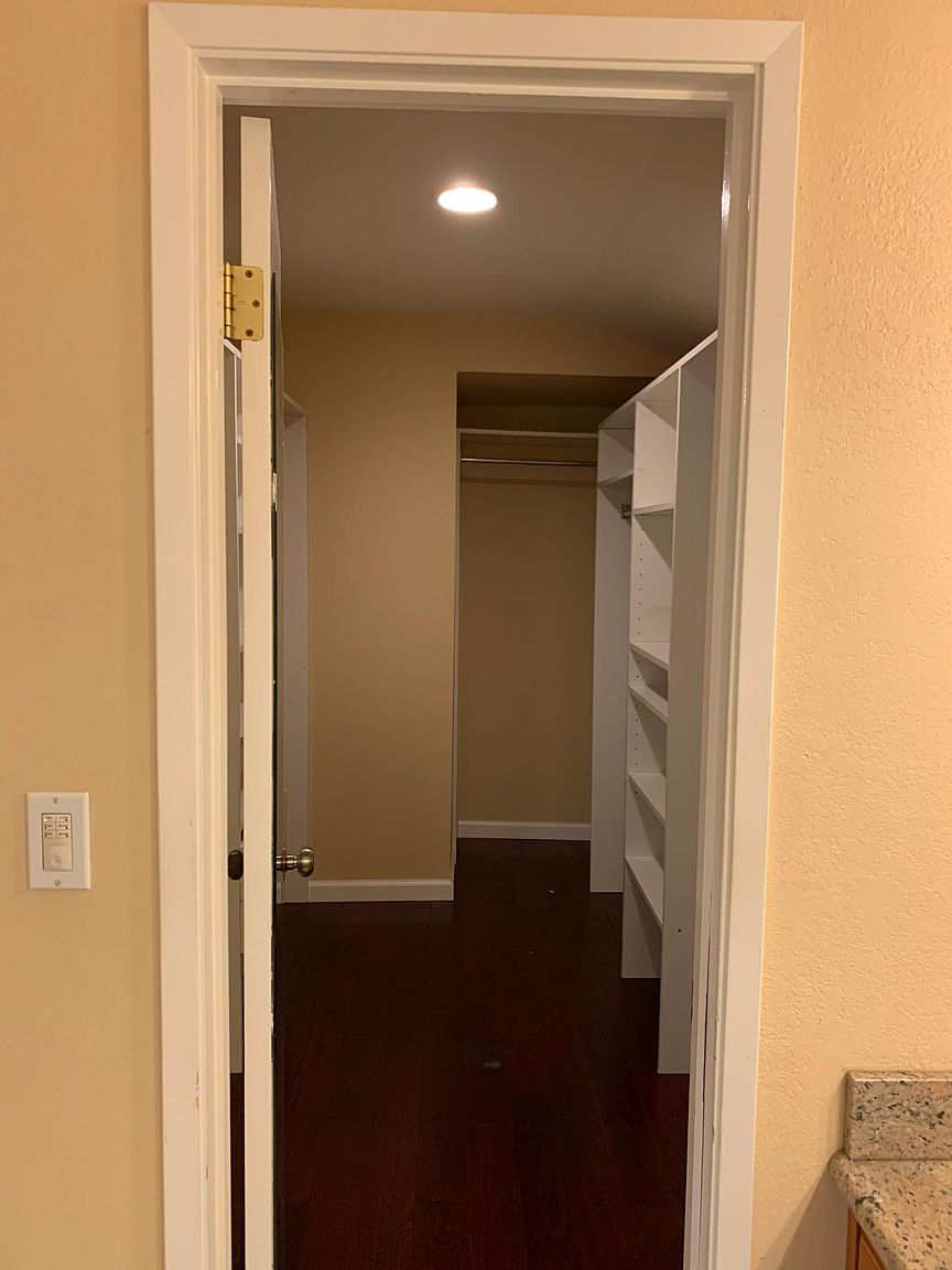 1808 Daltrey Way photo 4