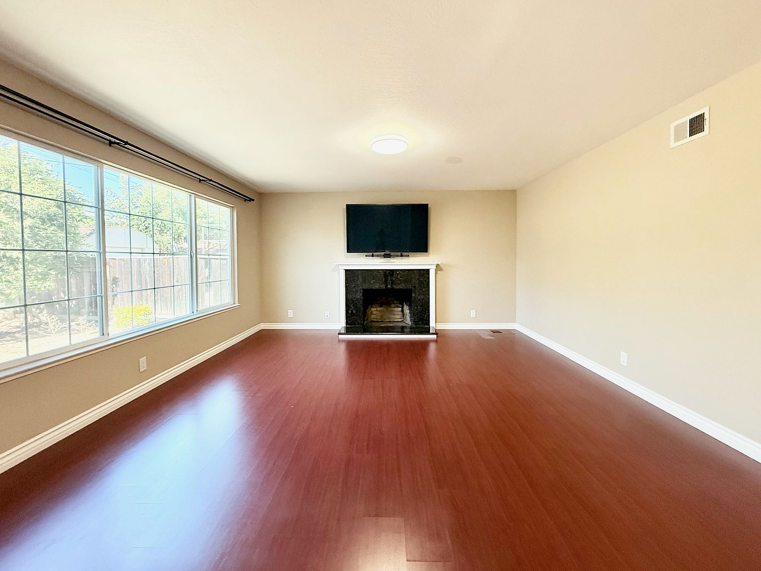 2657 Agua Vista Dr photo 5