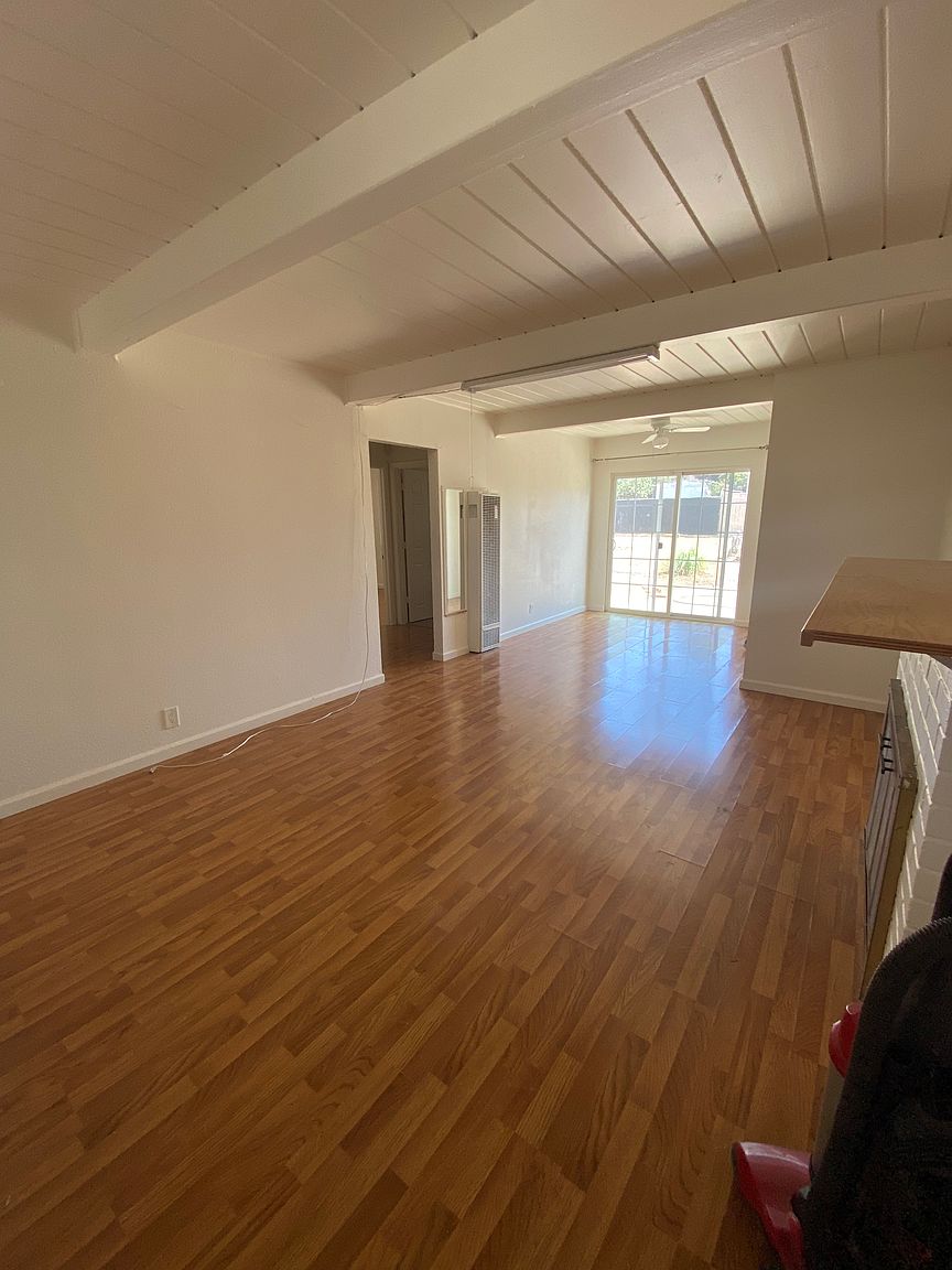 2942 Alviena Dr photo 3