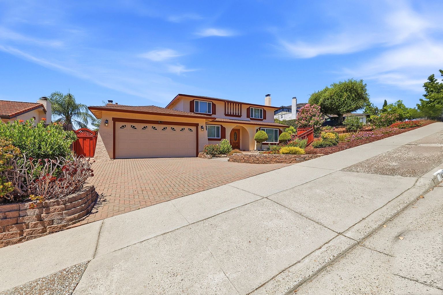 181 Piazza Way photo 2