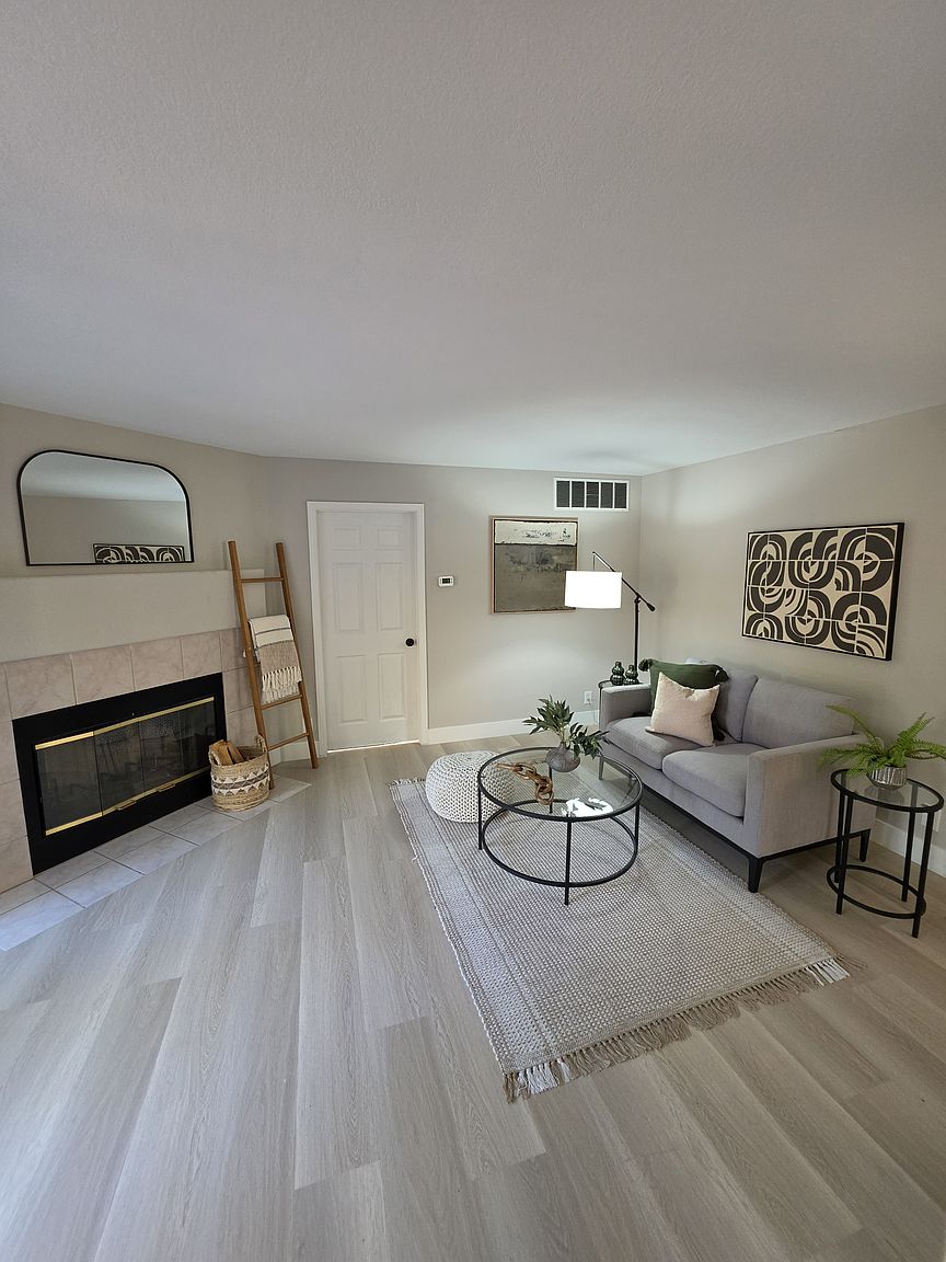 3292 Moreno Ave photo 4