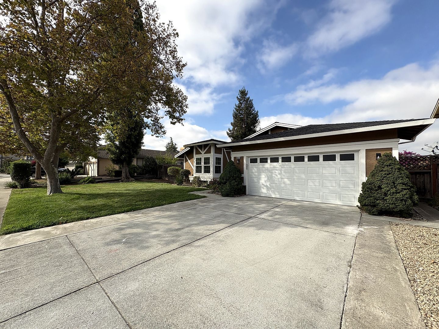 3532 Rollingside Dr photo 5