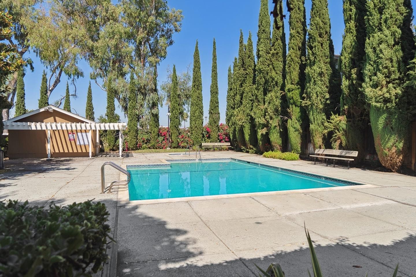3240 Rocky Water Ln photo 2