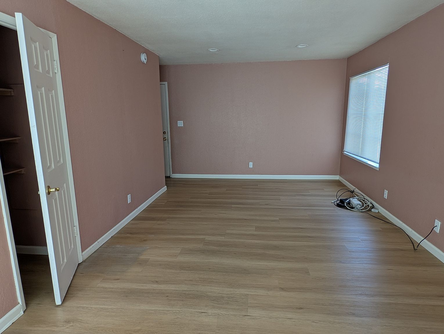 1842 Macduee Way photo 3
