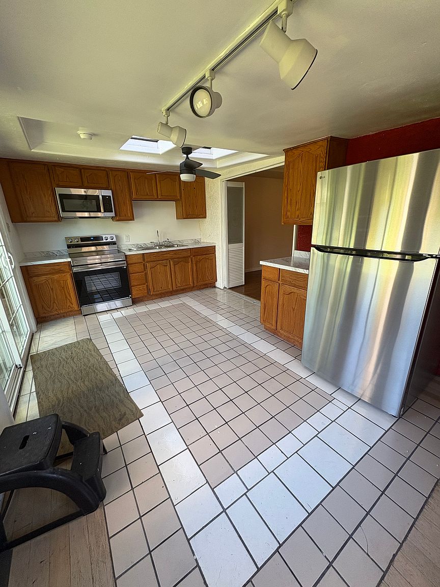 632 Serenade Ct photo 3