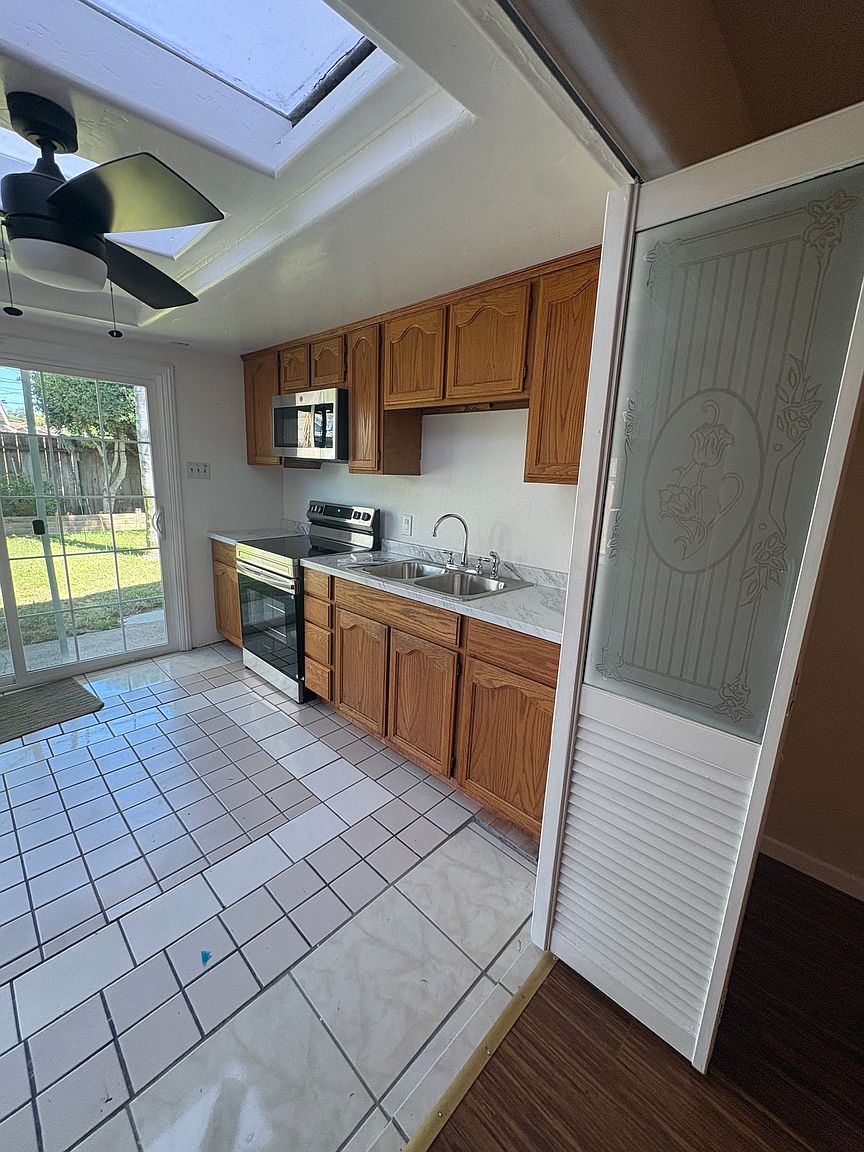 632 Serenade Ct photo 2