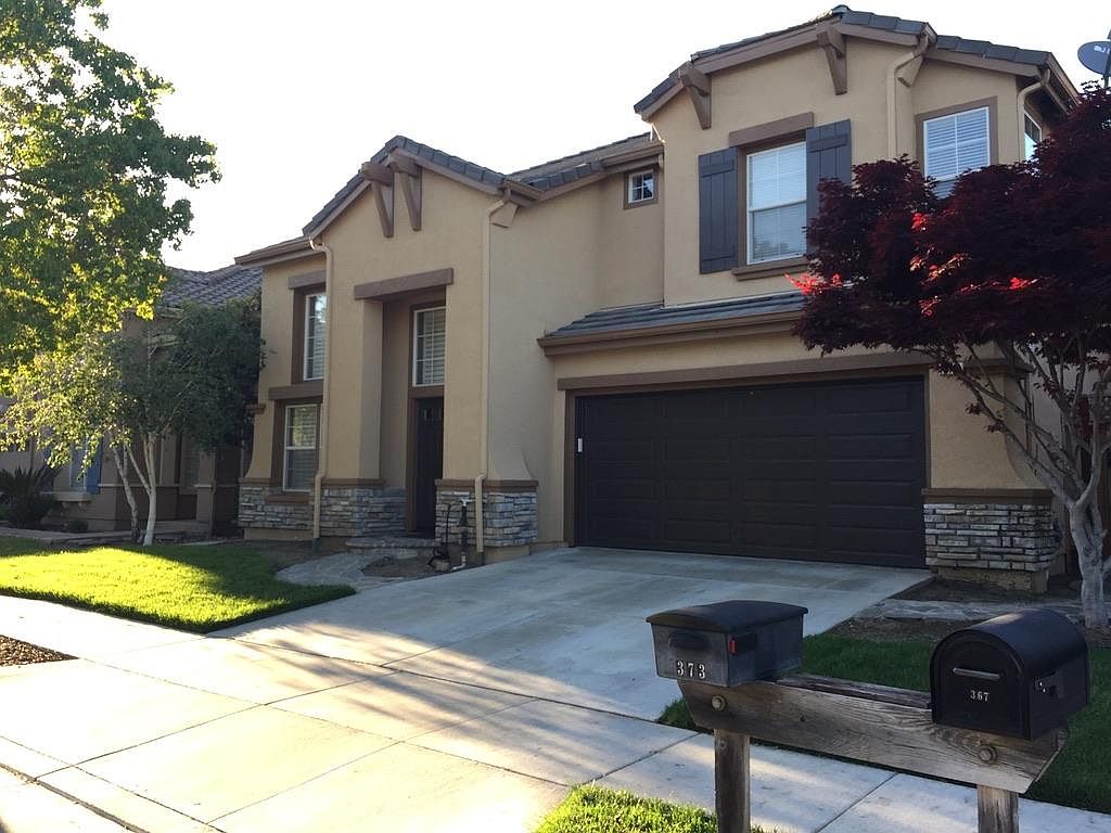 373 Daisy Dr photo 2