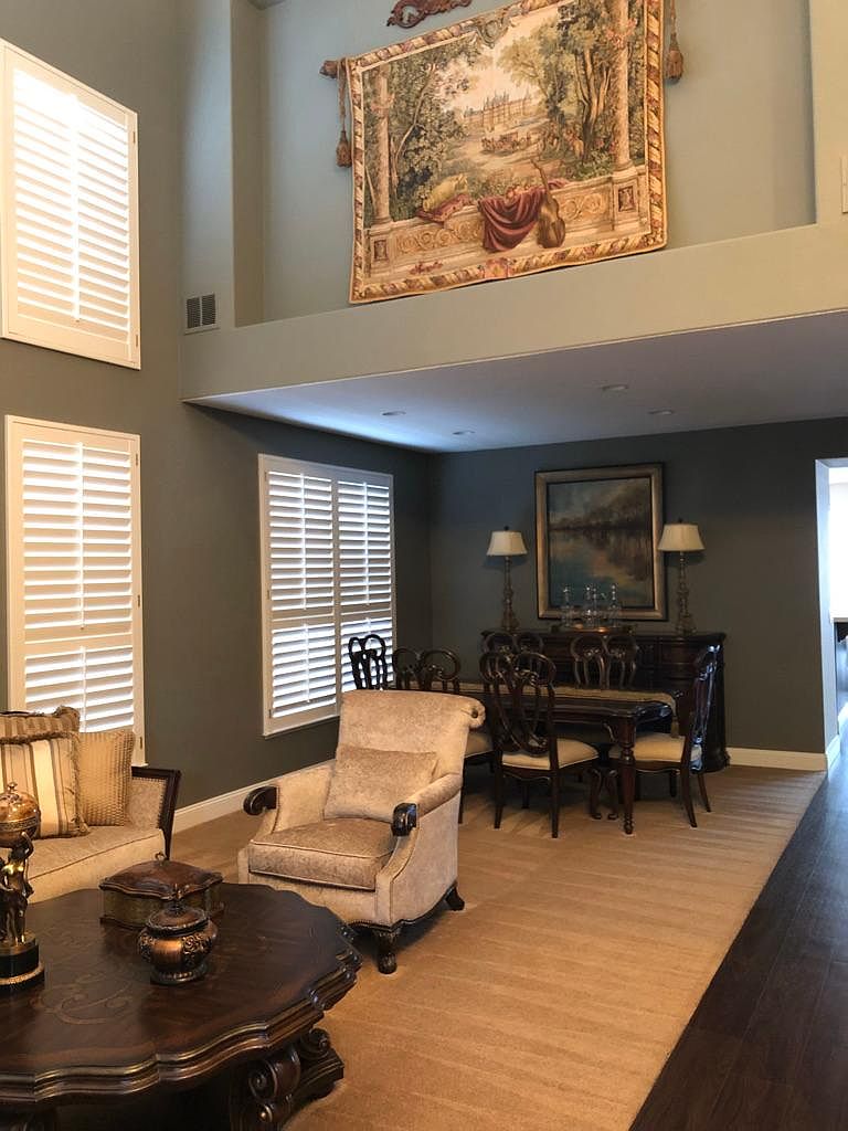 373 Daisy Dr photo 3