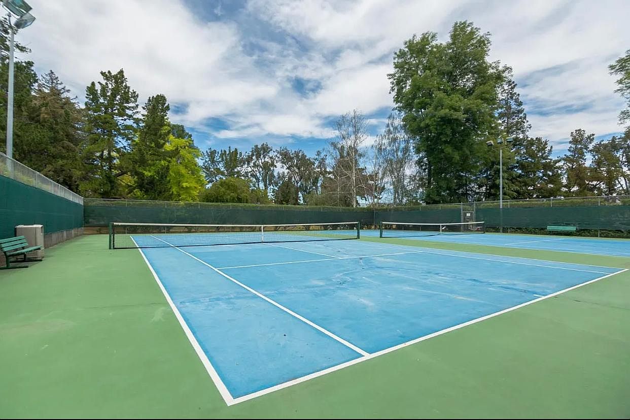 3/2 with Private Patio, Complex Pool, Gym photo 2