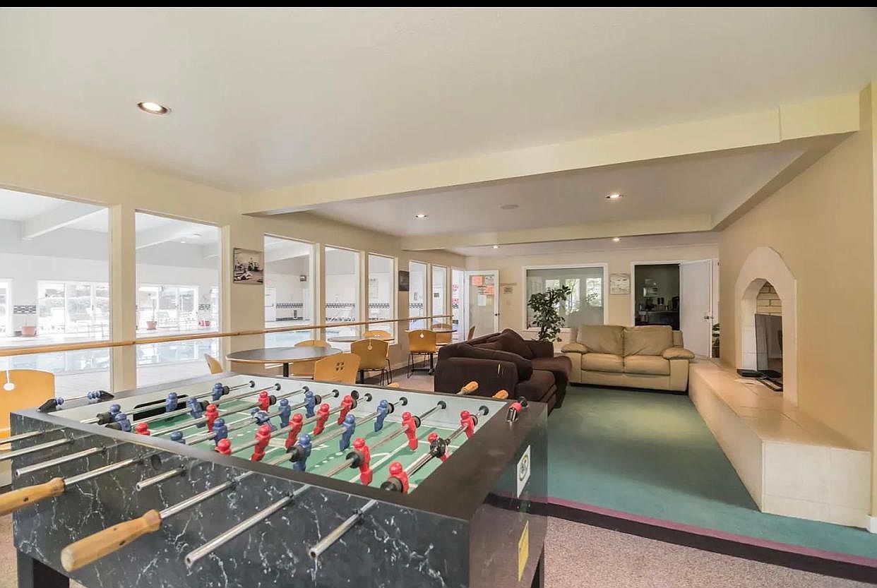 3/2 with Private Patio, Complex Pool, Gym photo 4