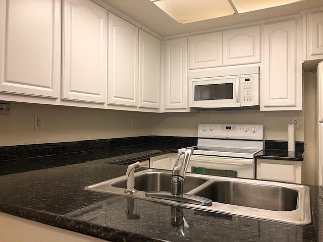 269 Sumba Ct photo 2