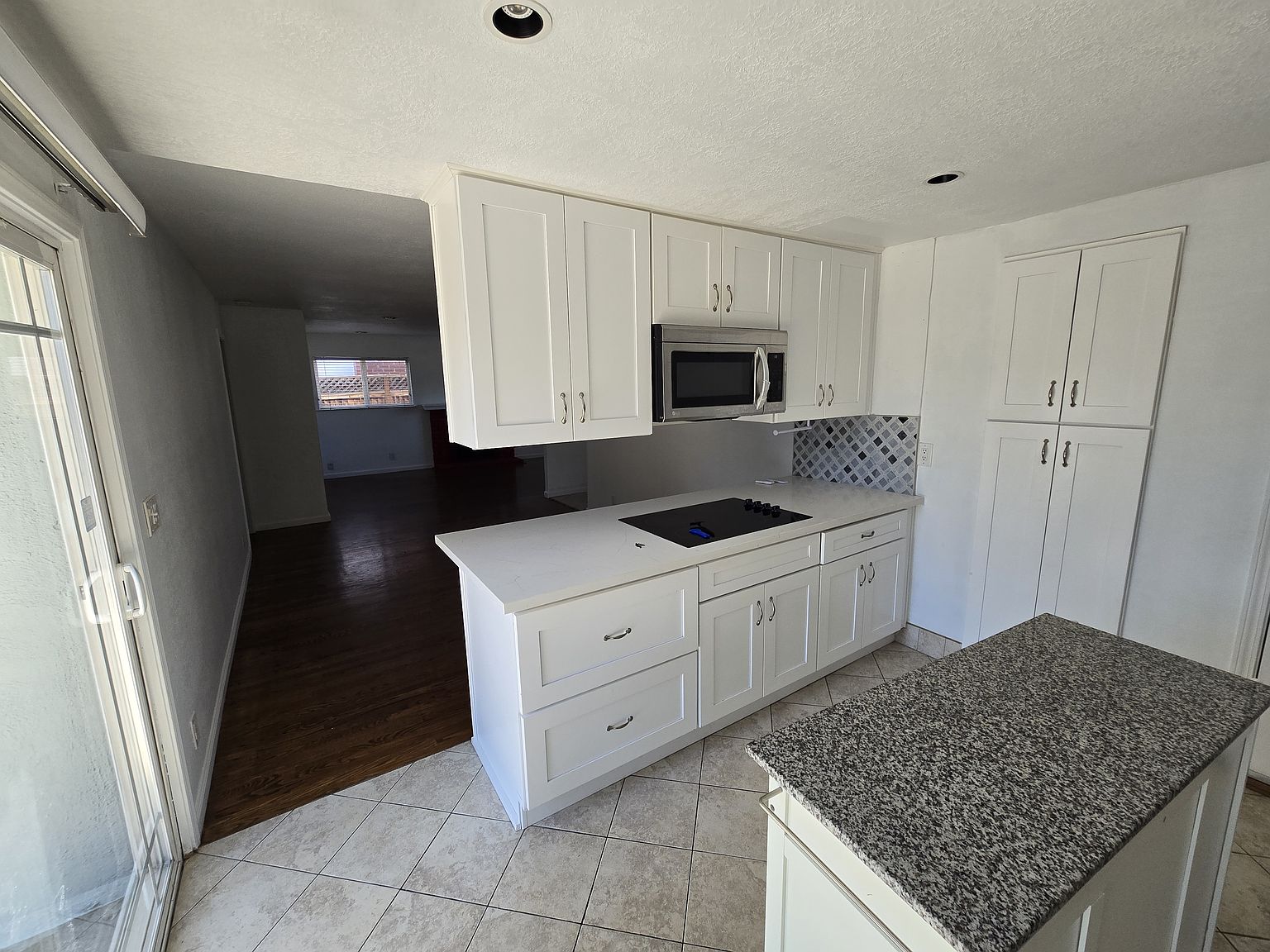 272 Bieber Dr photo 3