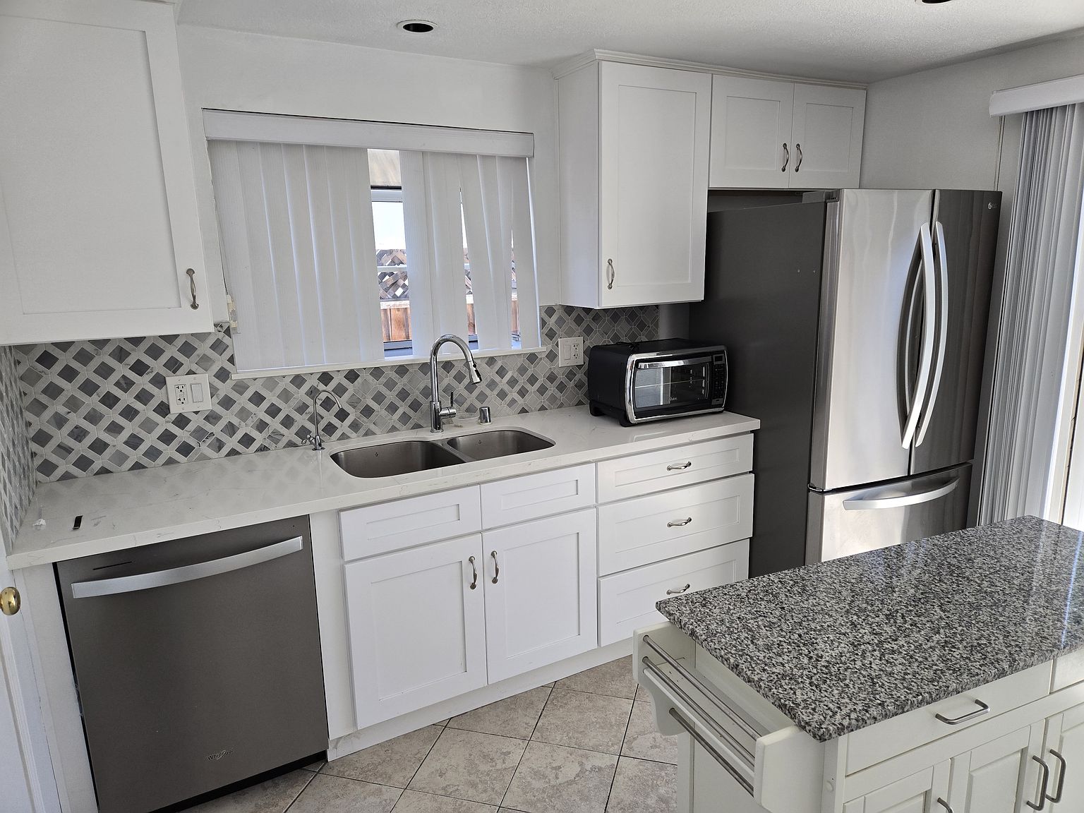 272 Bieber Dr photo 2