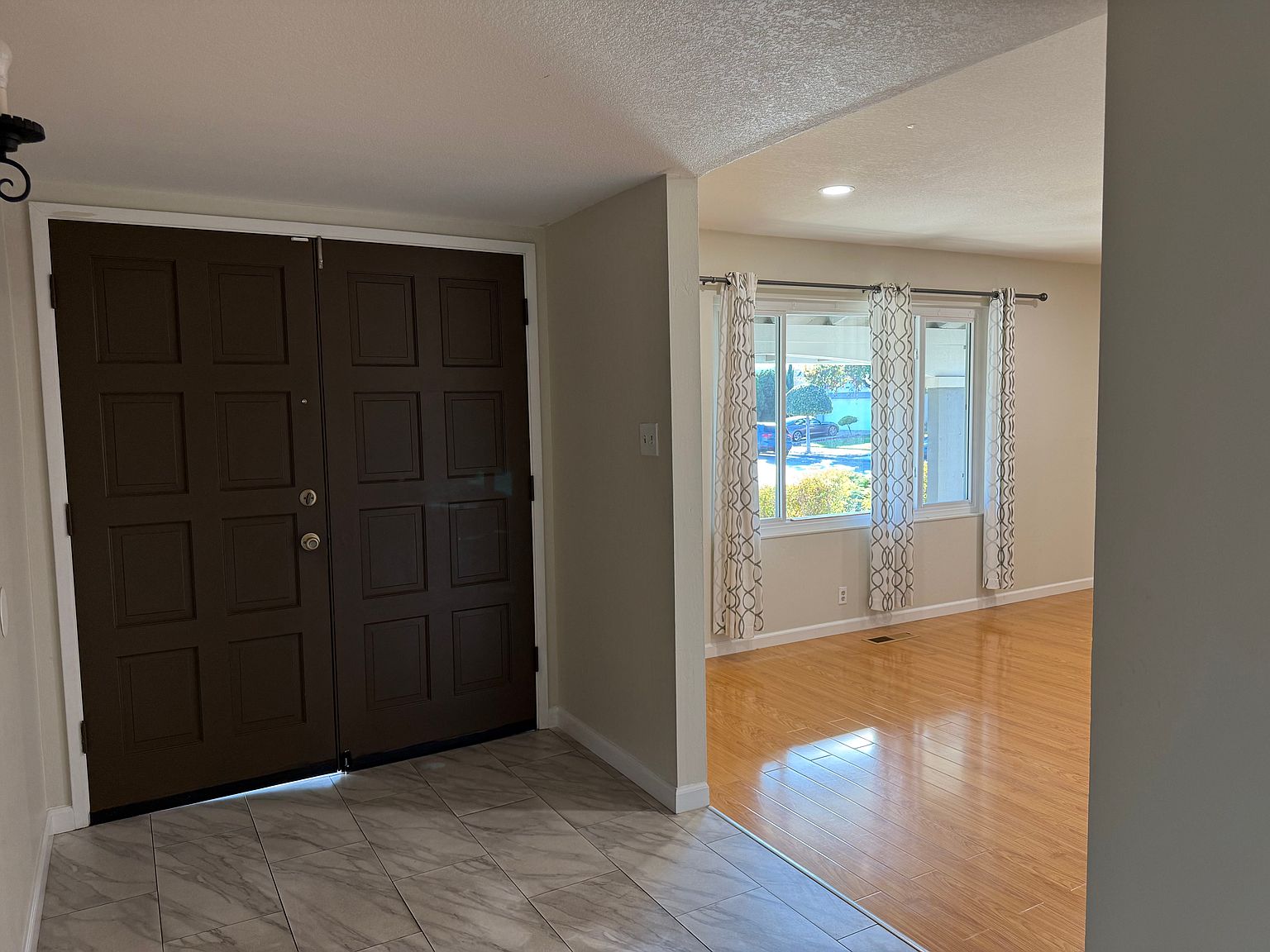 299 Omira Dr photo 4