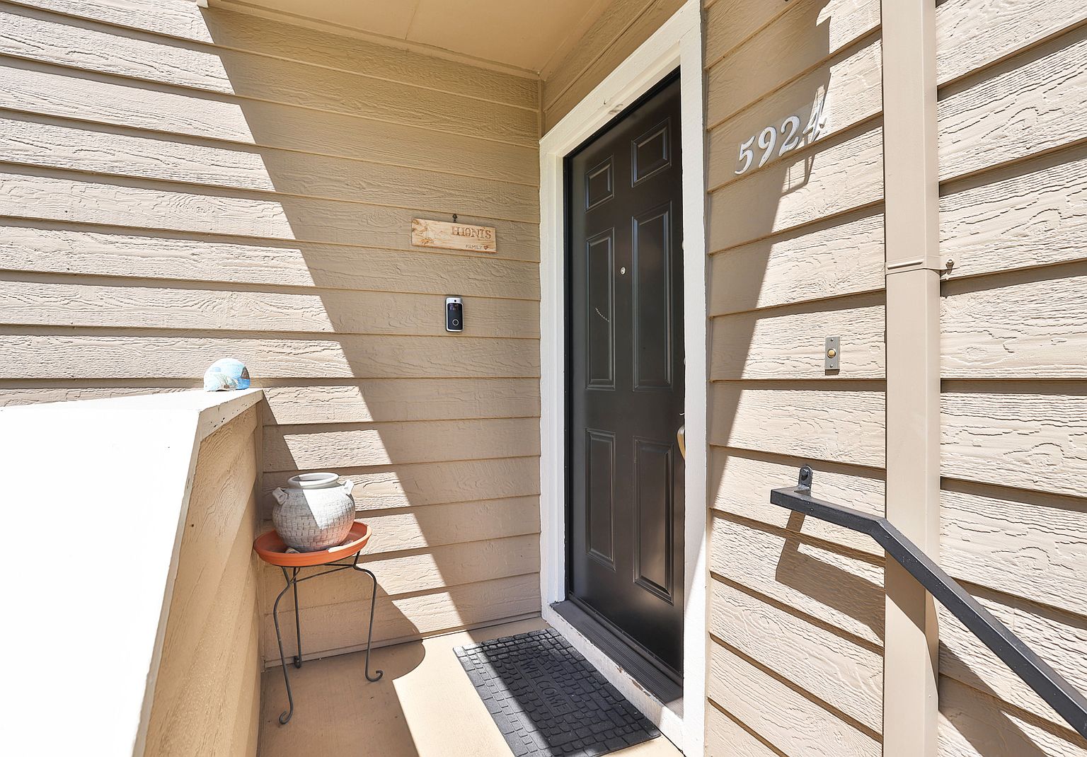5924 Bridgeport Lake Way photo 2