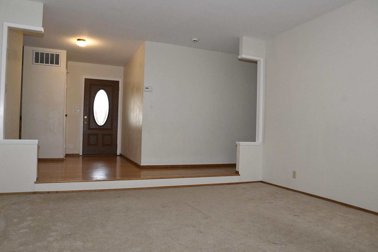 6385 Lillian Way photo 2
