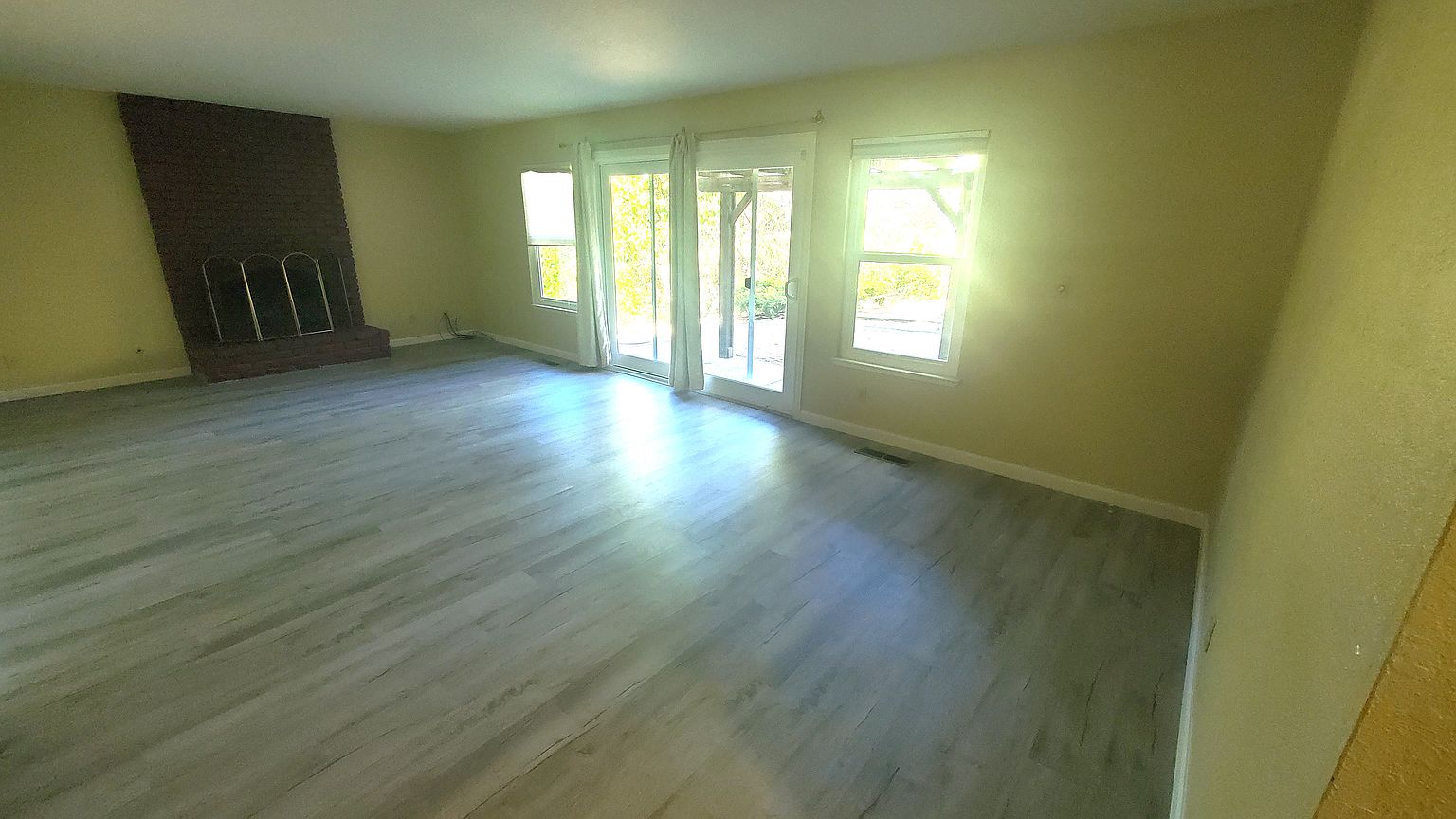 7067 Morecambe Dr photo 4