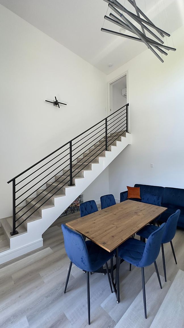 1014 Akio Way photo 3