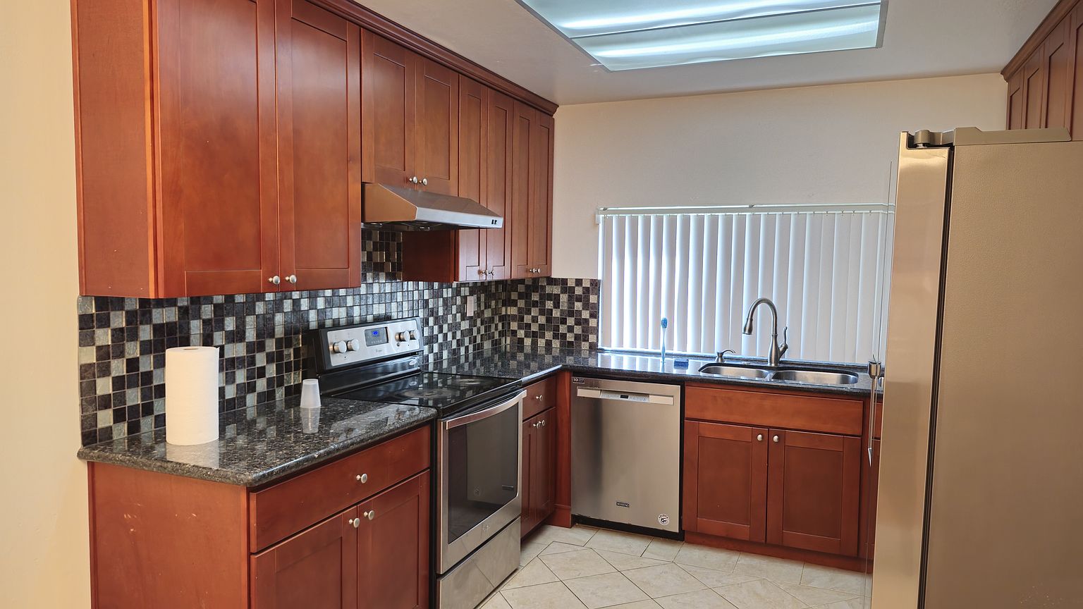 1055 Bret Knoll Ct photo 3