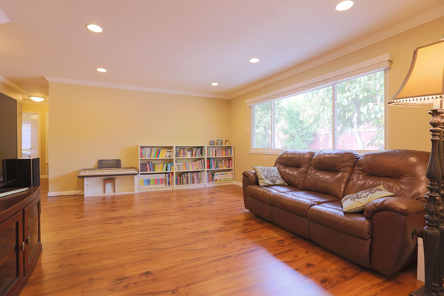277 Los Palmos Way photo 2
