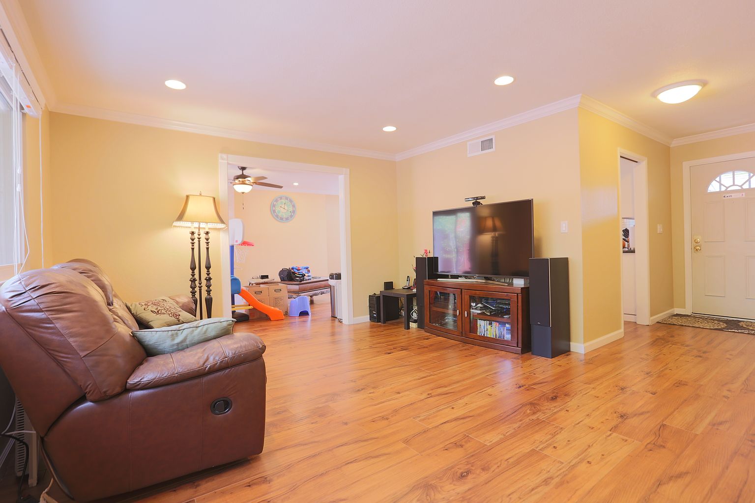 277 Los Palmos Way photo 4