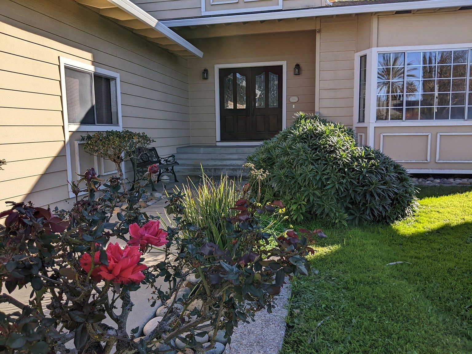 382 Manila Dr photo 2