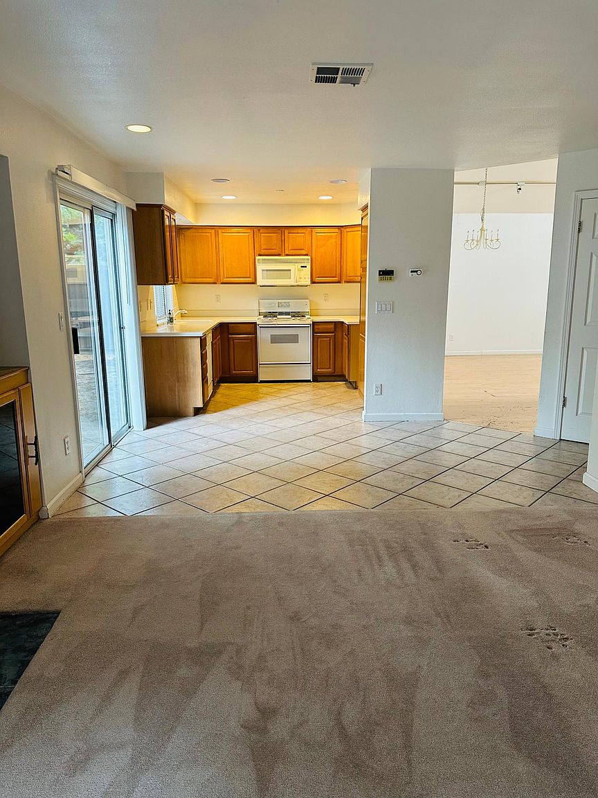 6285 Ginashell Cir photo 4