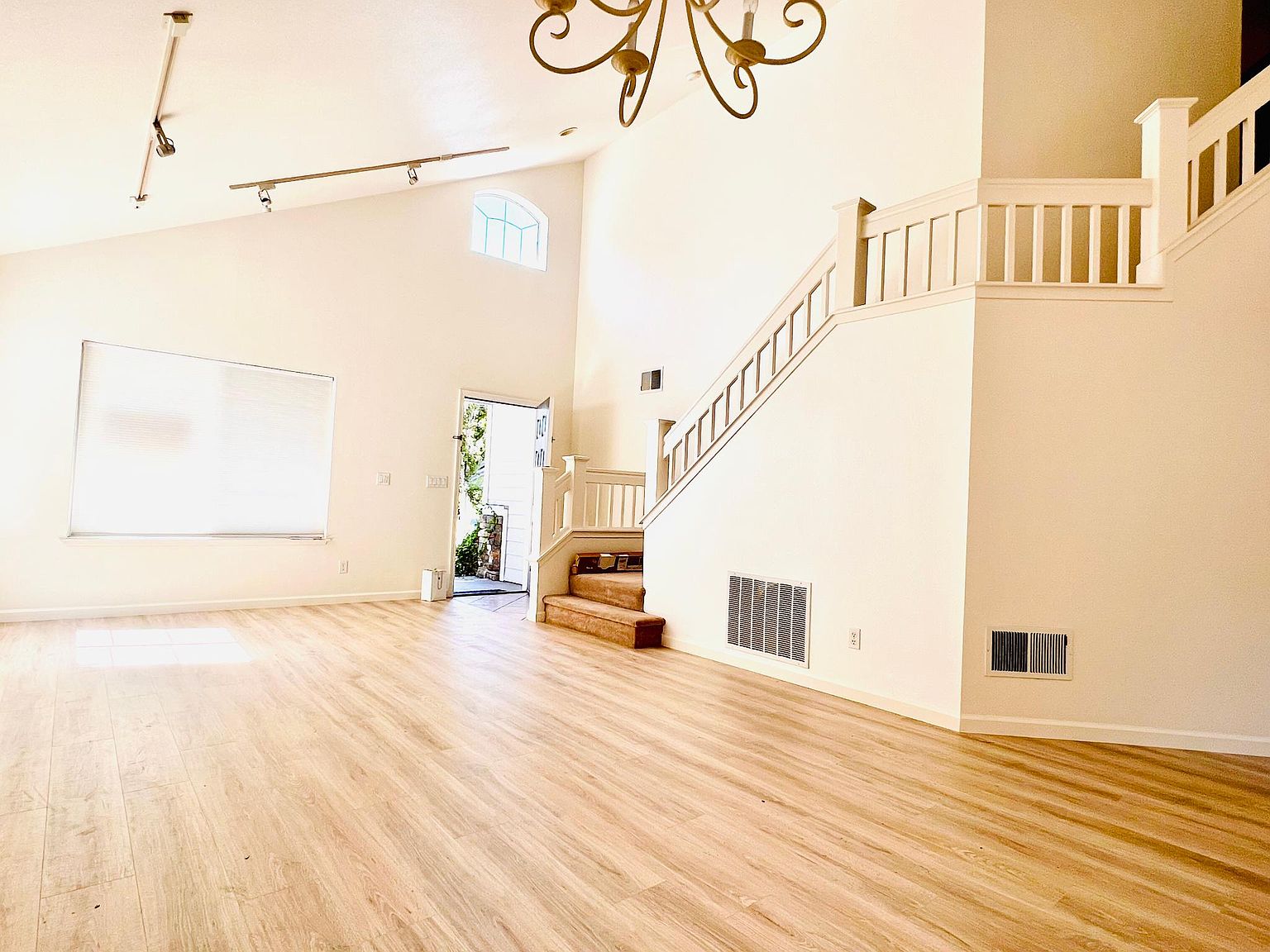 6285 Ginashell Cir photo 2