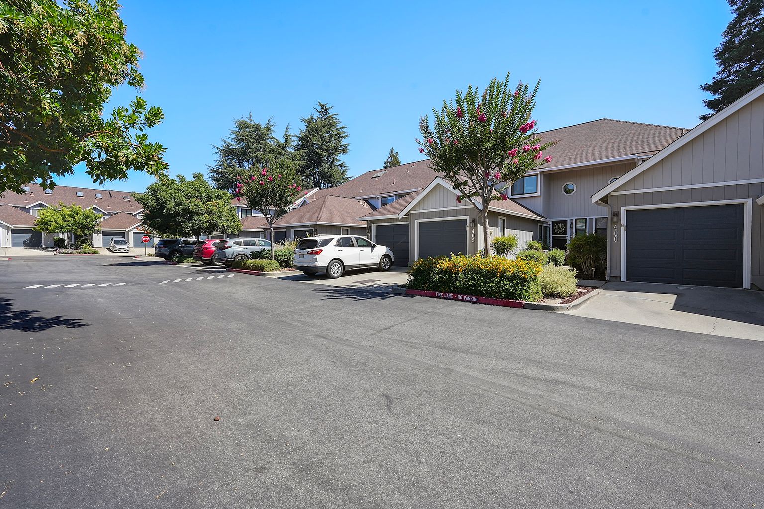 400 Creekview Dr photo 4