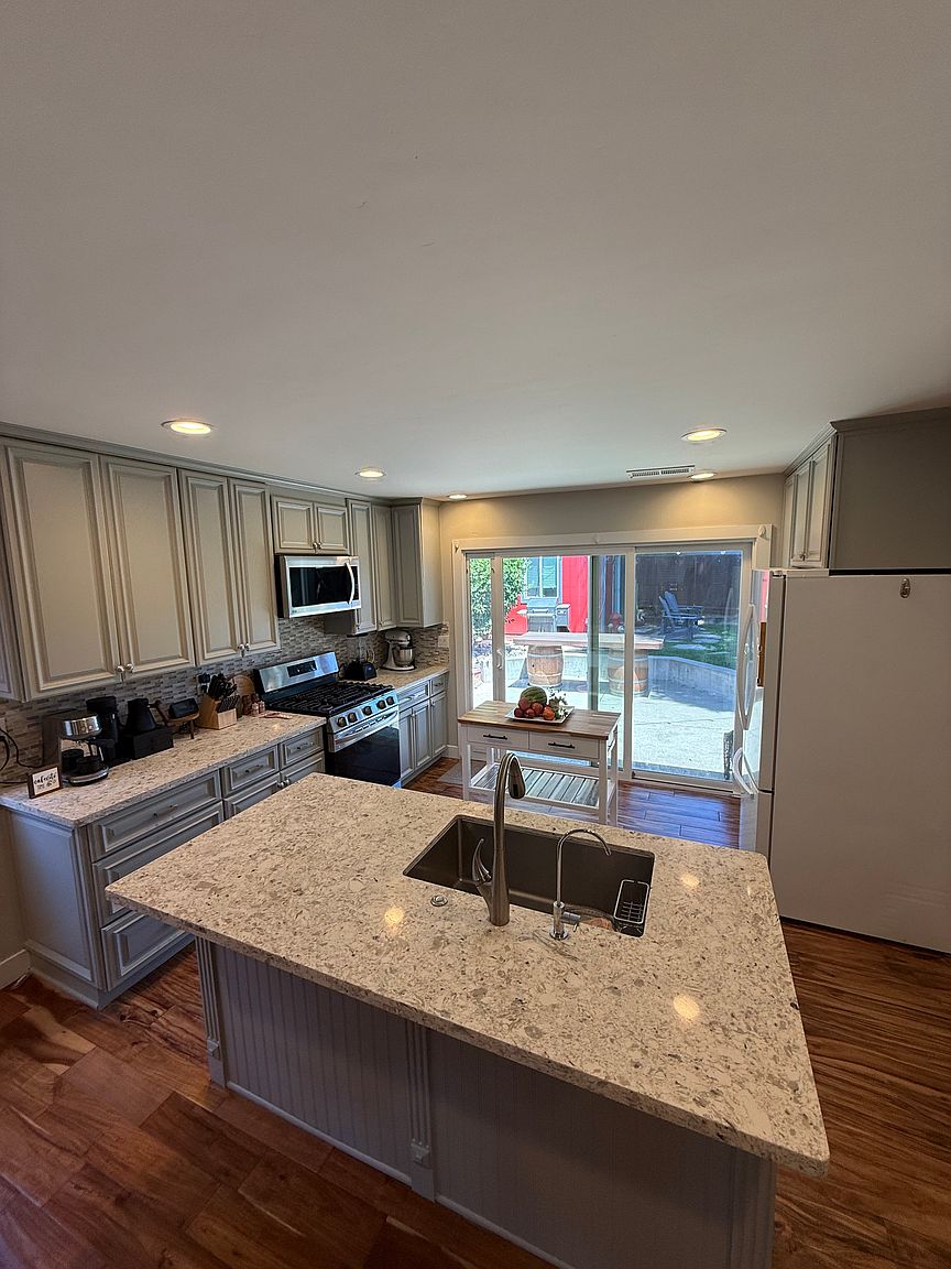 1600 Almond Way photo 4