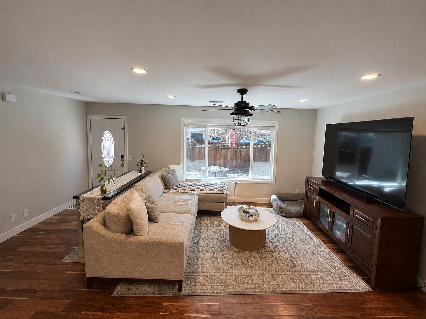 1600 Almond Way photo 3