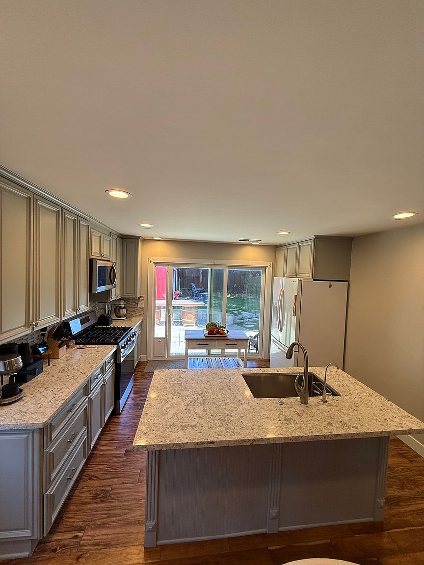 1600 Almond Way photo 5