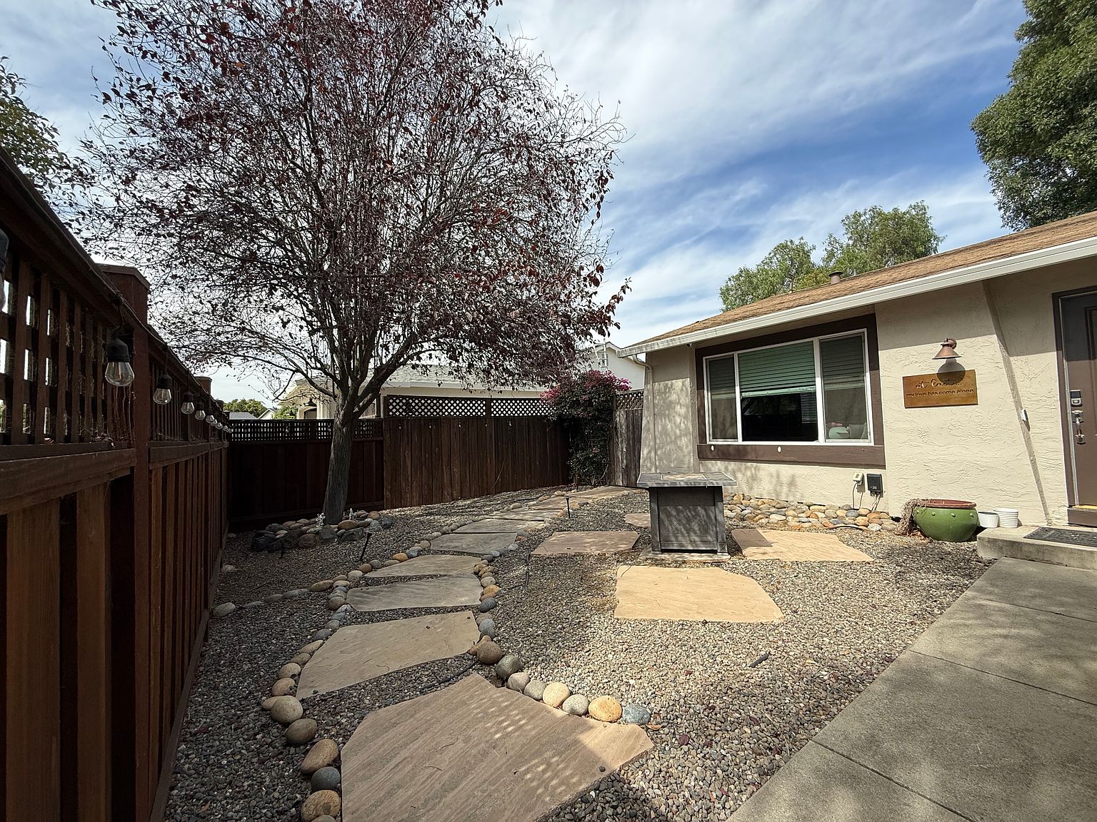 1600 Almond Way photo 2