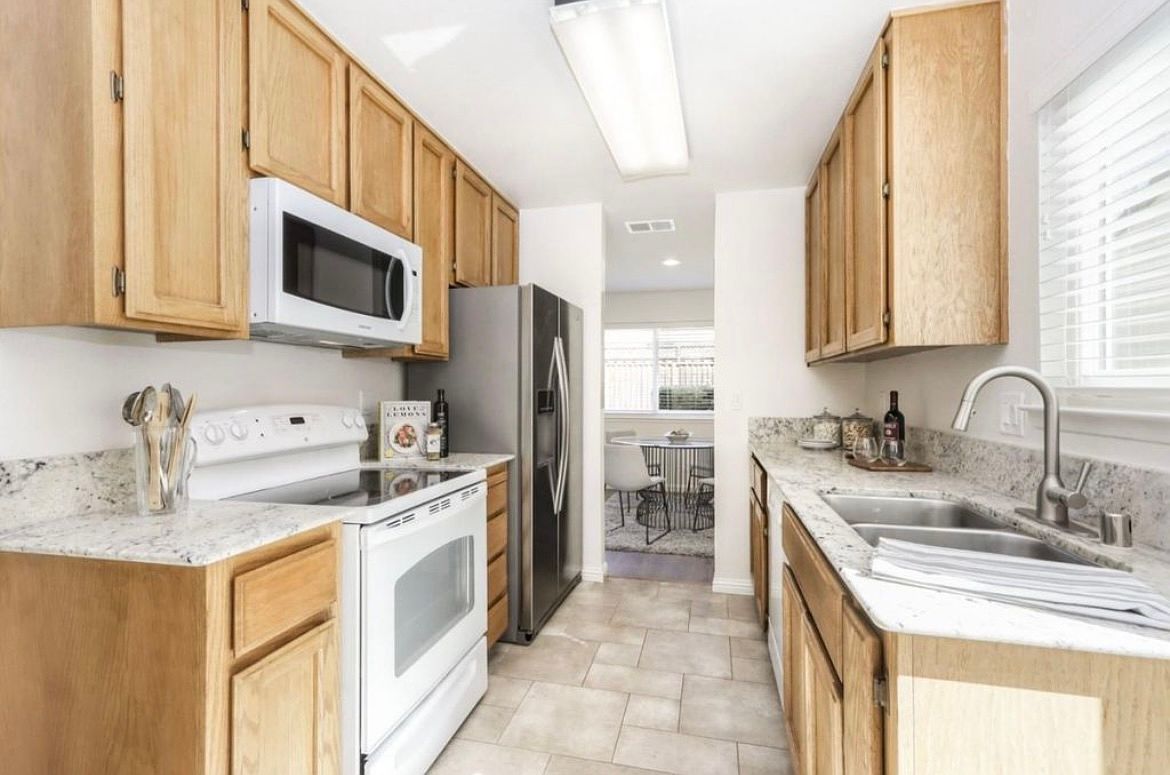 1465 Kelly Park Cir photo 4