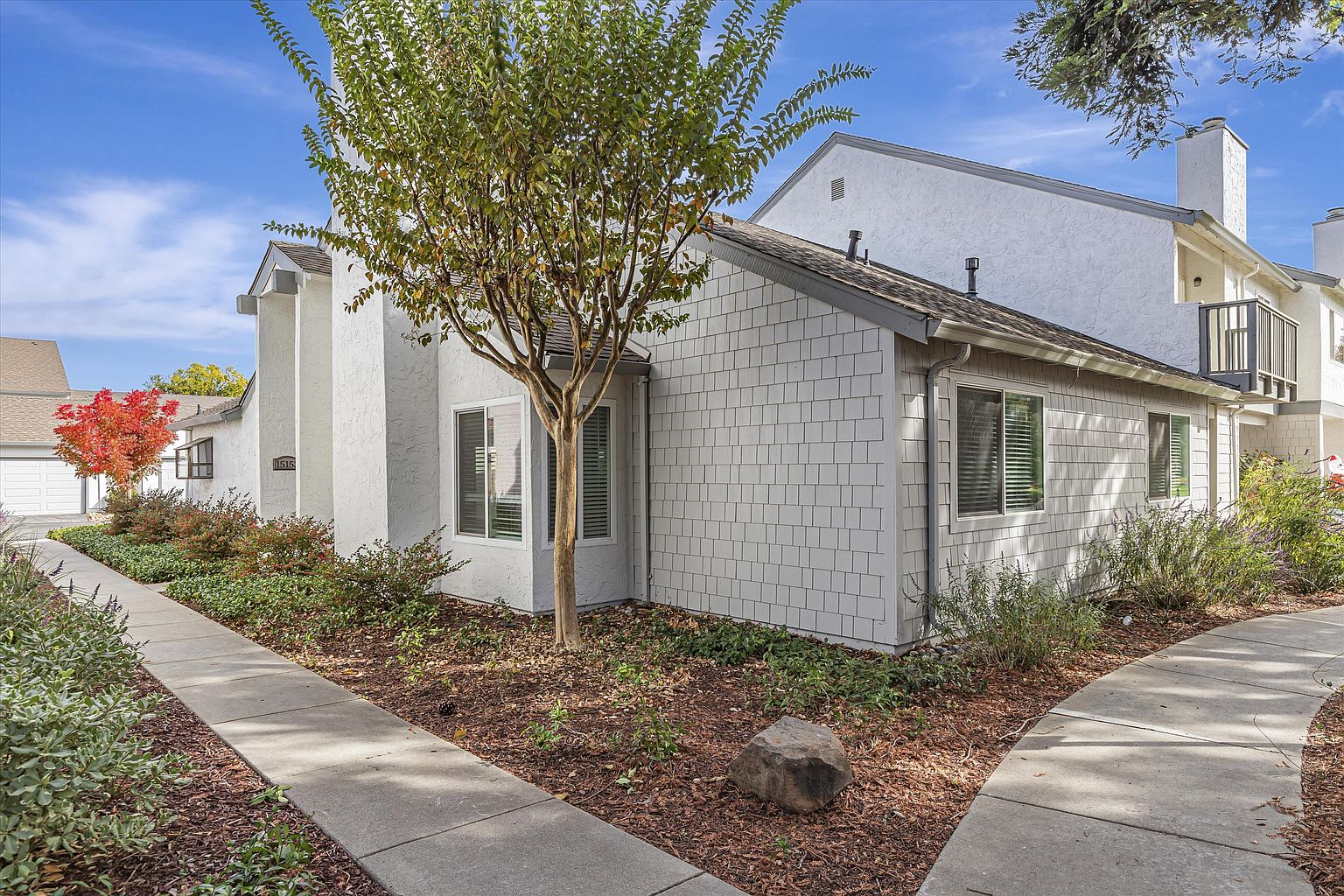 15153 Yosemite Way photo 2