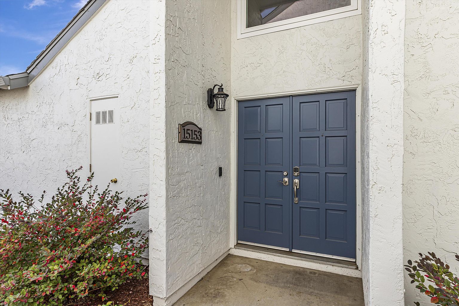 15153 Yosemite Way photo 3